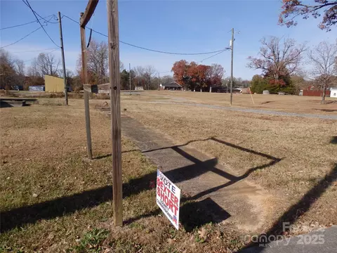 166 S Main St, Denton, NC 27239 photo 5