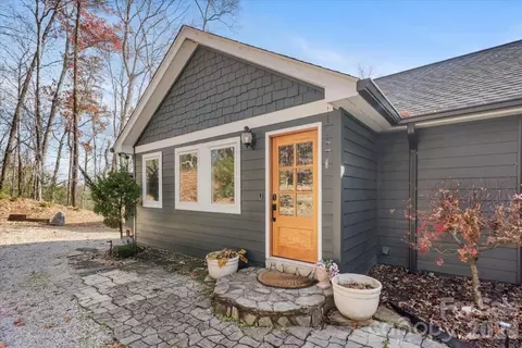 1224 Forest Lake Heights Dr, Nebo, NC 28761