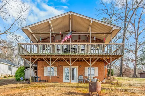 490 Riverwood Dr, Lexington, NC 27292