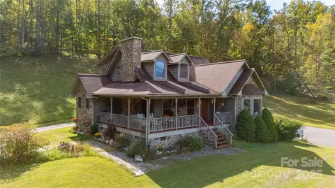 400 Three Dog Mountain Rd, Bakersville, NC 28705