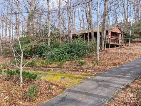 74 George St, Spruce Pine, NC 28777