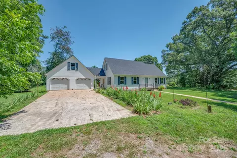 49 Meadowbrook Rd, Rutherfordton, NC 28139