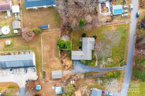 View/Area - 325 Sheldon St, Hudson, NC 28638 photo 9 of 11