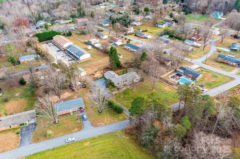View/Area - 325 Sheldon St, Hudson, NC 28638 photo 6 of 11