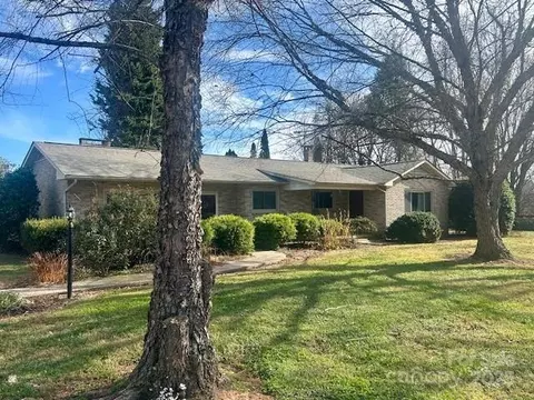 325 Sheldon St, Hudson, NC 28638