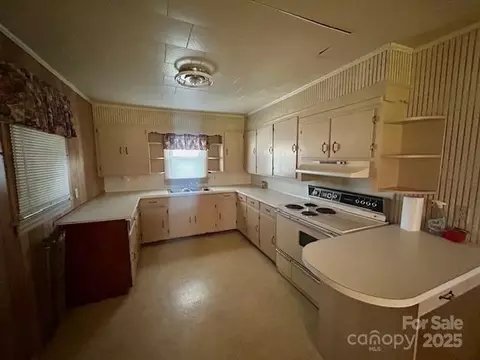 Other - 325 Sheldon St, Hudson, NC 28638 photo 5 of 11