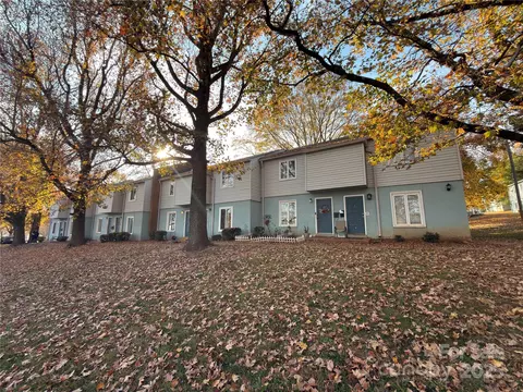1931 Mereview Ct, Charlotte, NC 28210