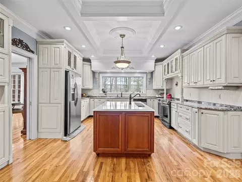 2983 Rockwood Dr, Lenoir, NC 28645