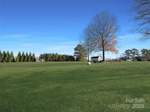 2599 Amity Hill Rd, Statesville, NC 28677
