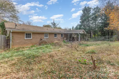Exterior - 281 Sutton S Rd S, Fort Mill, SC 29708 photo 2 of 4