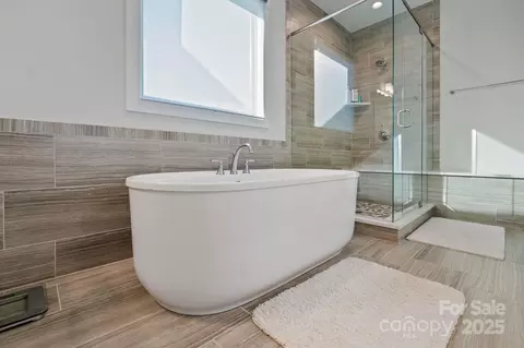 Bath - 2075 Masons Bend Dr, Fort Mill, SC 29708 photo 3 of 5