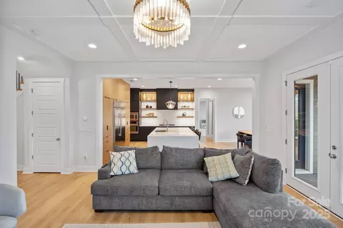 Living - 2075 Masons Bend Dr, Fort Mill, SC 29708 photo 2 of 3