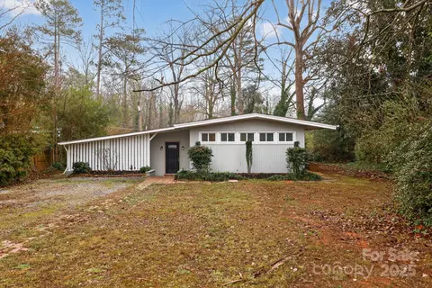 102 Maxine St, Spartanburg, SC 29302