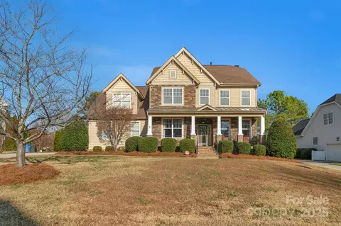 6720 Old Persimmon Dr, Charlotte, NC 28227