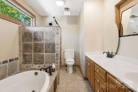 609 Maple St, Brevard, NC 28712 photo 9