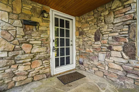 609 Maple St, Brevard, NC 28712 photo 3
