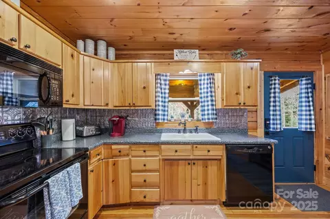 Kitchen - 749 Henry Thompson Rd, Tryon, NC 28782 photo 2 of 2