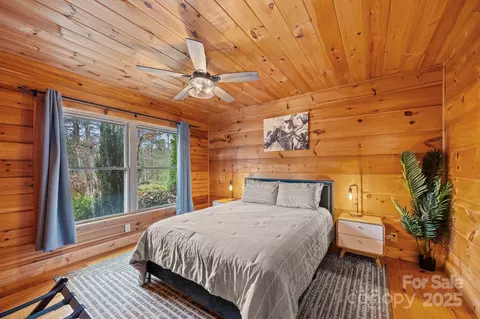 Bedroom - 749 Henry Thompson Rd, Tryon, NC 28782 photo 4 of 5