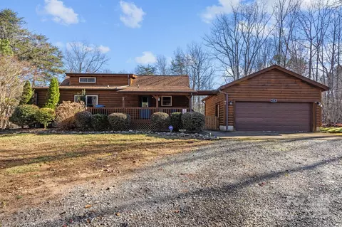 749 Henry Thompson Rd, Tryon, NC 28782