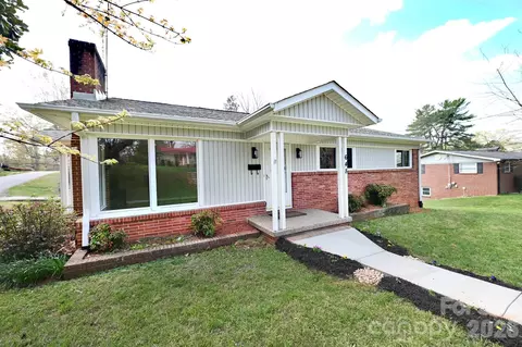 648 7th Se Ave SE, Hickory, NC 28602