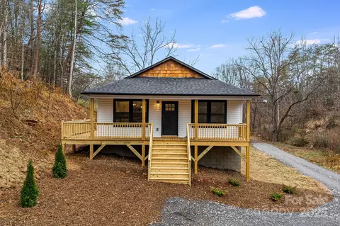 17 Melton Dr, Weaverville, NC 28787