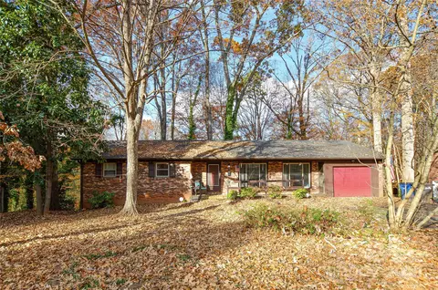 1405 Forest Park 1 Dr #1, Statesville, NC 28677
