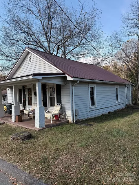 1418 Huggins St, Statesville, NC 28677