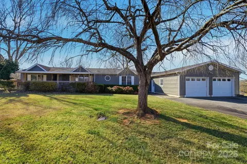4598 Pruett Dr, Morganton, NC 28655