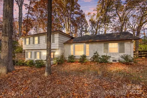 6701 Burlwood Rd, Charlotte, NC 28211