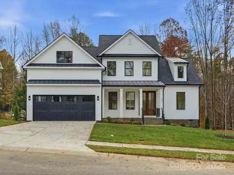 151 Hedgewood Dr, Mooresville, NC 28115