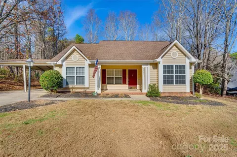 7111 Hunters Bluff Dr, Denver, NC 28037