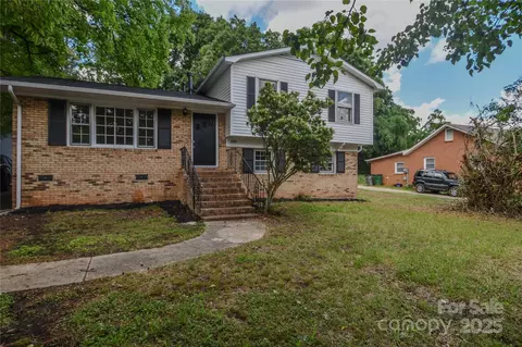 6921 Idlewild Rd, Charlotte, NC 28212