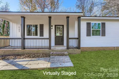 6104 Bridlewood Ln, Charlotte, NC 28215