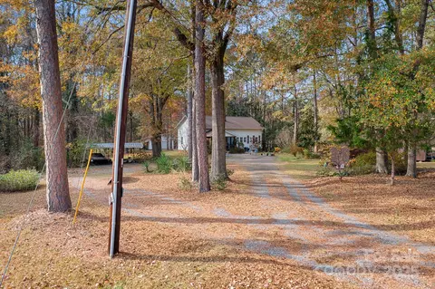 2024 S Point Rd, Belmont, NC 28012