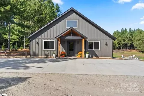215 Rhonda Rd, Campobello, SC 29322