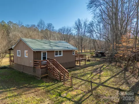 Exterior - 1905 Mcentire Rd, Tryon, NC 28782 photo 8 of 11