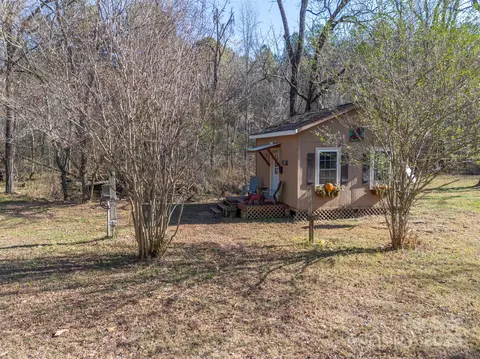 Exterior - 1905 Mcentire Rd, Tryon, NC 28782 photo 9 of 11