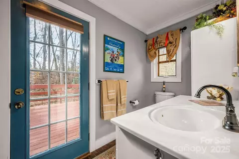 Bath - 1905 Mcentire Rd, Tryon, NC 28782 photo 1 of 2