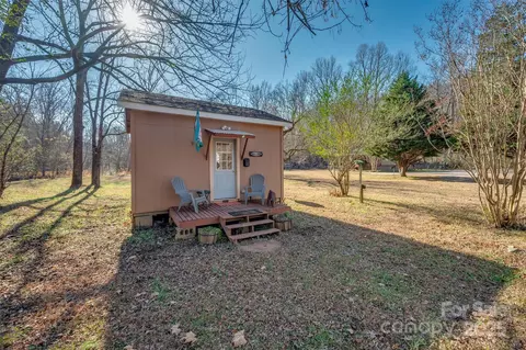 Exterior - 1905 Mcentire Rd, Tryon, NC 28782 photo 10 of 11