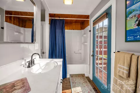 Bath - 1905 Mcentire Rd, Tryon, NC 28782 photo 2 of 2