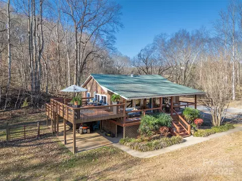 Exterior - 1905 Mcentire Rd, Tryon, NC 28782 photo 2 of 11