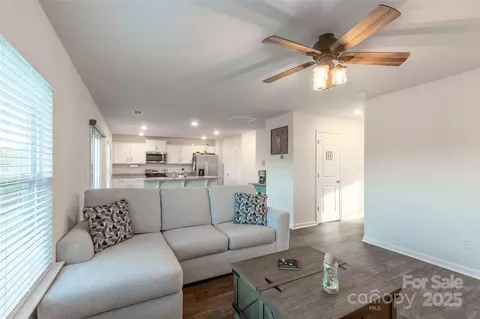 Living - 84 Madelyn Dr, Clyde, NC 28721 photo 2 of 3