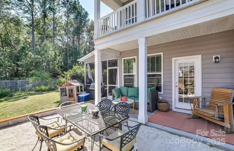 Exterior - 411 Stonefield Cir, Moncks Corner, SC 29461 photo 4 of 8