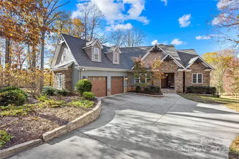 509 Chatham Ln, Bessemer City, NC 28016