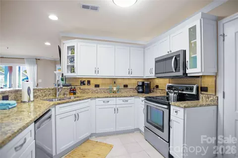 Kitchen - 18525 Harborside Dr, Cornelius, NC 28031 photo 1 of 2
