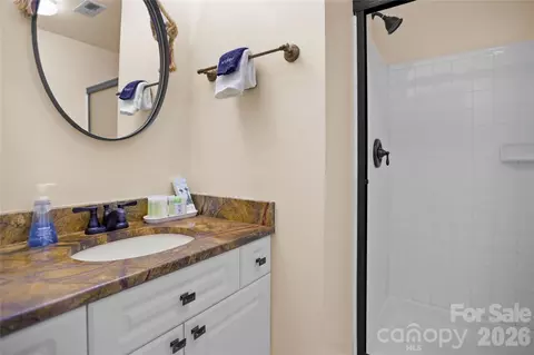 Bath - 18525 Harborside Dr, Cornelius, NC 28031 photo 2 of 2