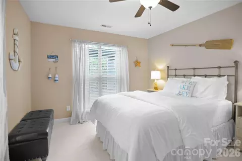 Bedroom - 18525 Harborside Dr, Cornelius, NC 28031 photo 5 of 6
