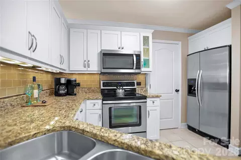 Kitchen - 18525 Harborside Dr, Cornelius, NC 28031 photo 2 of 2