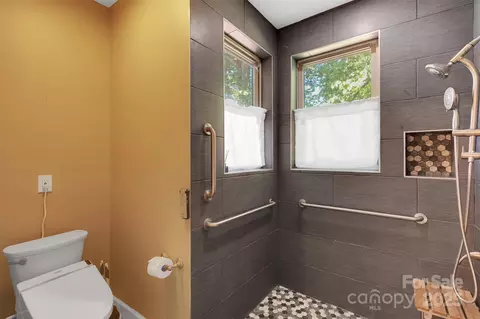 Bath - 3333 Roberta Rd, Concord, NC 28027 photo 3 of 4