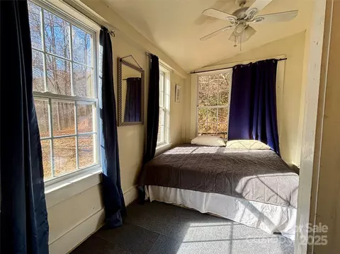 Bedroom - 629 Vineyard Rd, Tryon, NC 28782 photo 3 of 5